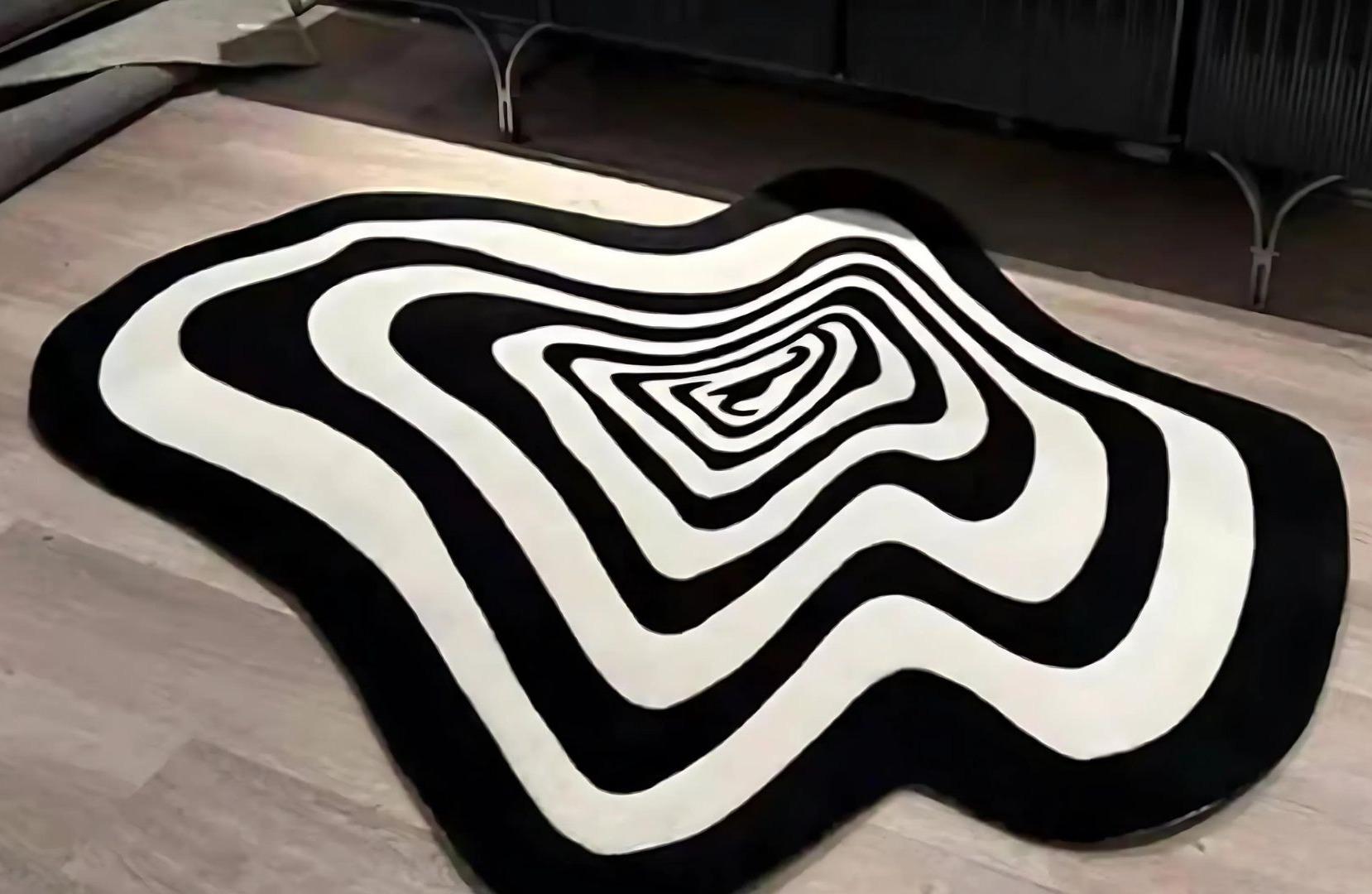 Hypno_Blob_Accent_Rug