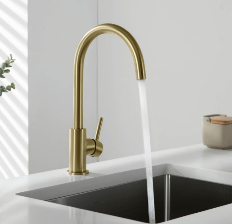 Lowa_Single_Handle_Kitchen_Bar_Faucet_in_Gold