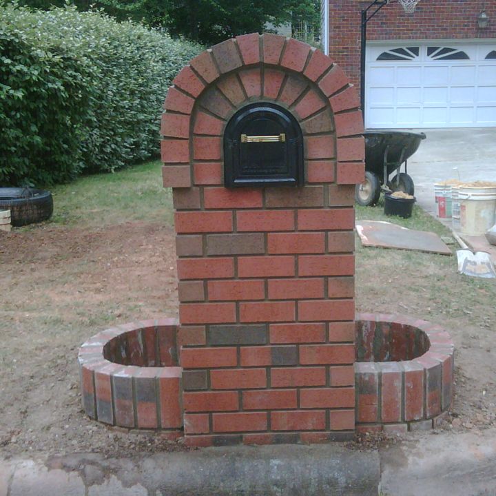 Arch-Topped Brick Mailbox