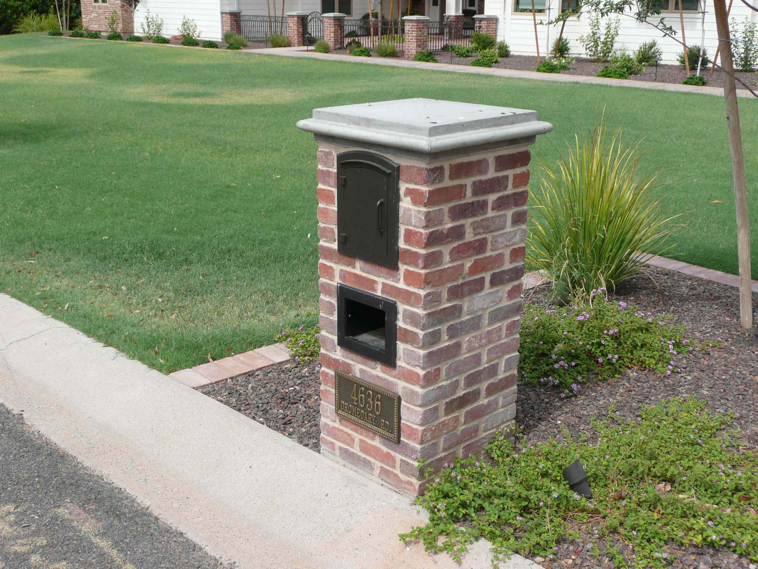 Beautiful Half-Brick Mailbox