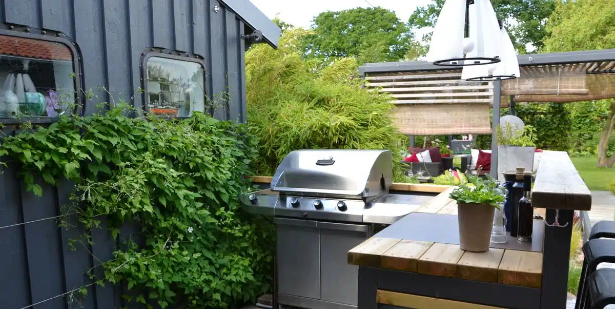 Modern White Bar with Roof