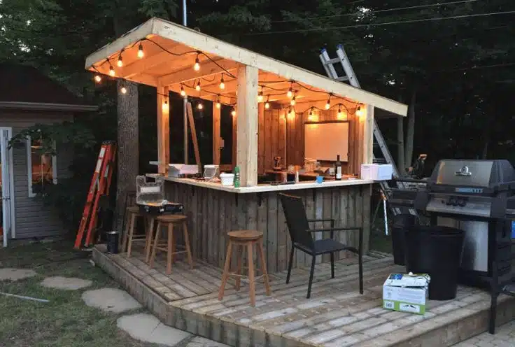 Pallet-Made Outdoor Bar