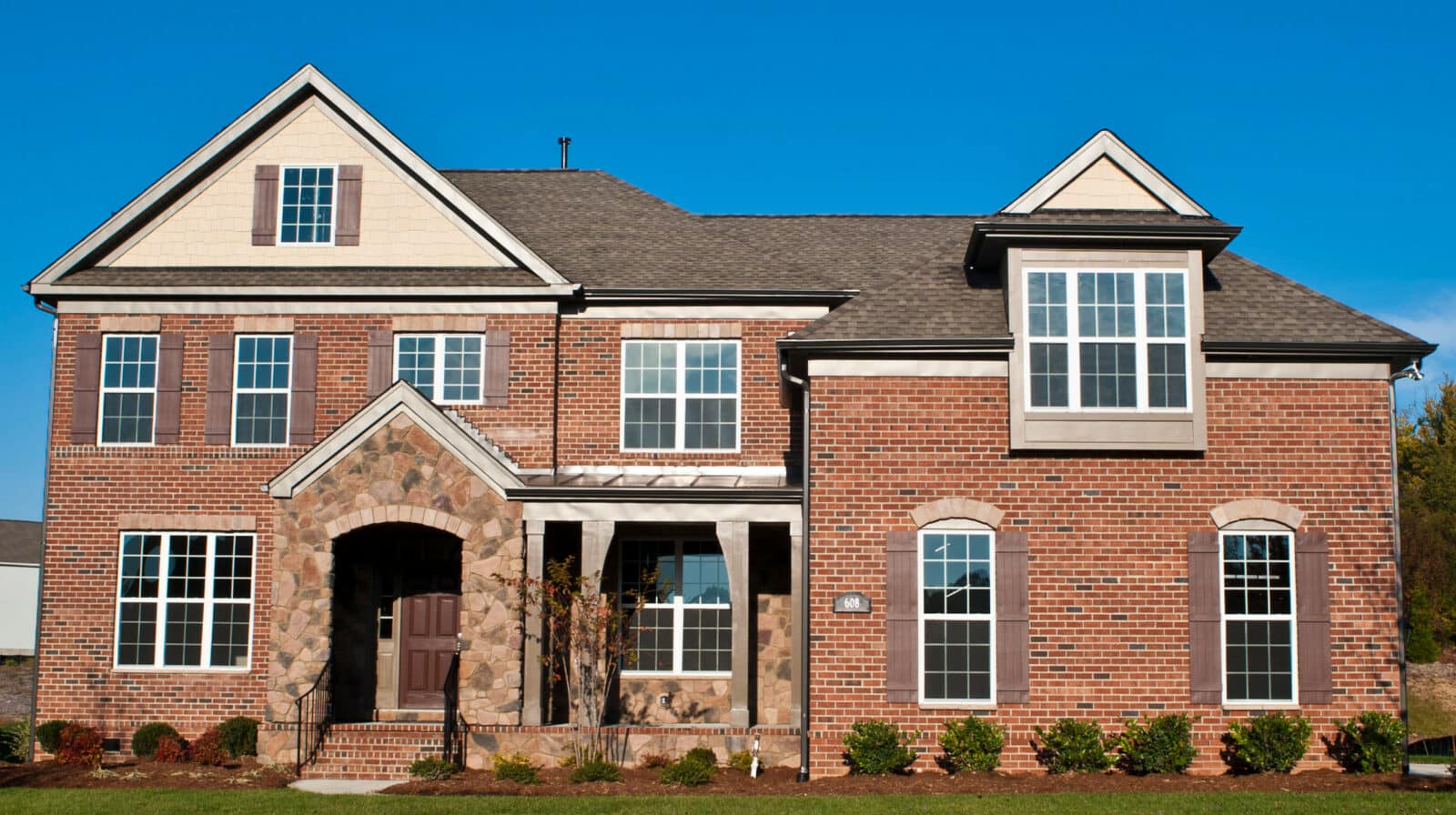 20 Best Trim Colors for Red Brick Houses Enthralling Gumption