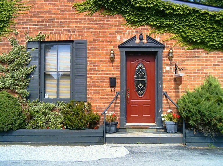 20 Best Trim Colors for Red Brick Houses Enthralling Gumption