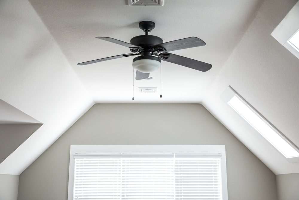Let's take a look at ceiling fan alternatives that will help you stay cool and comfortable in scorching summers. Know more now!