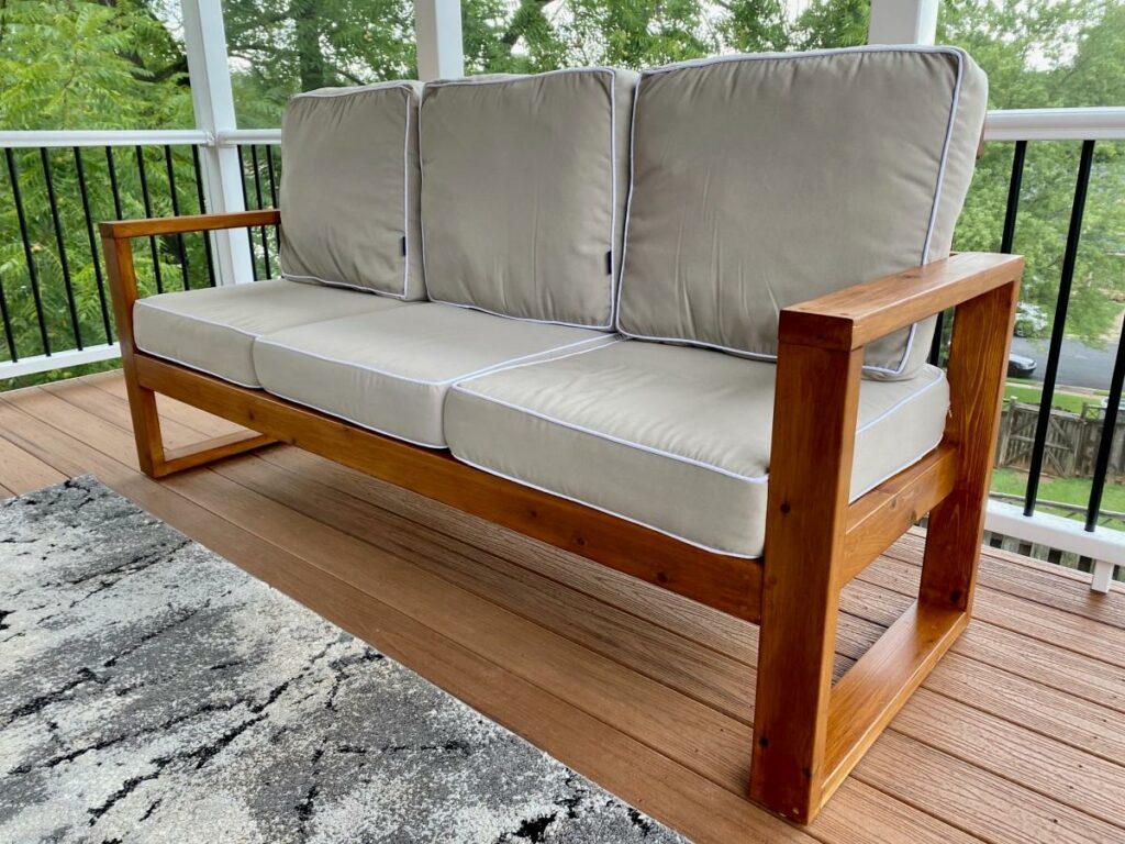 Printable Plans for a DIY Outdoor Couch