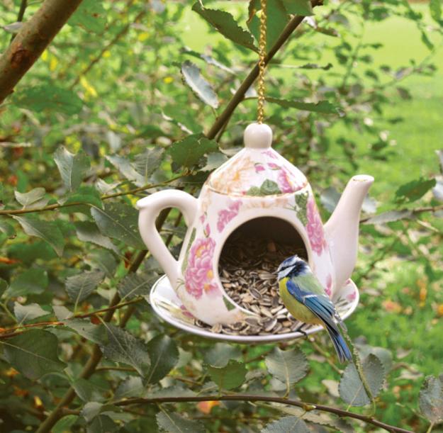 Reuse an Old Teapot and Drawer for Birds
