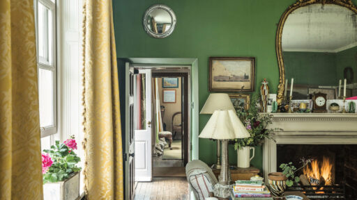 What Color Curtains Go With Green Walls