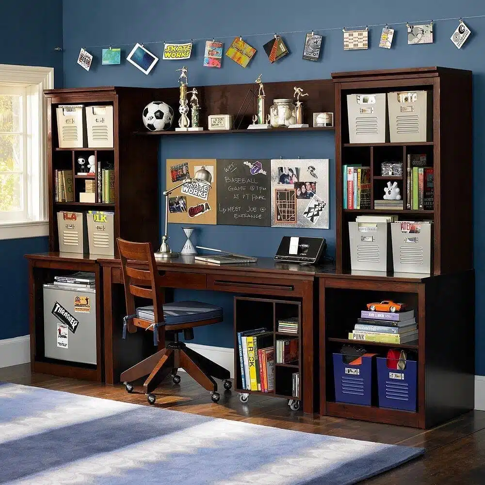 Working: Reading Desk with Shelves