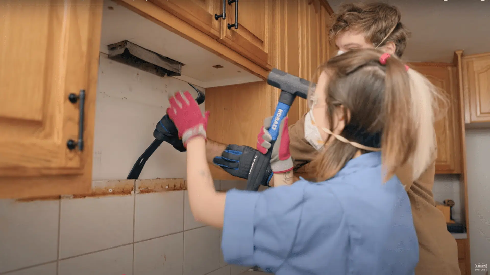 Step_2_Remove_the_Old_Backsplash_and_Prep_the_Wall