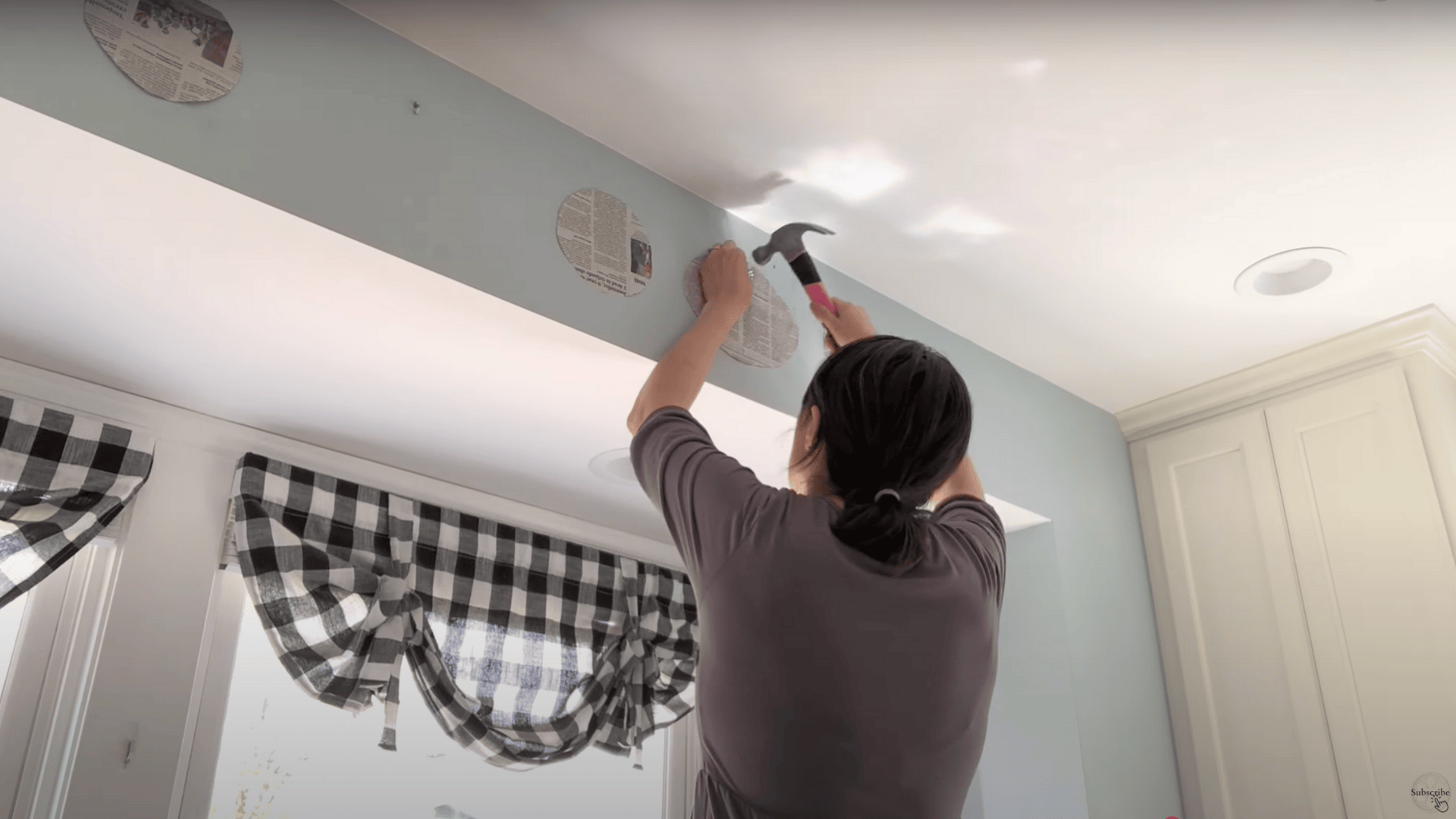 Step_5_Measure_Nail_and_Hang