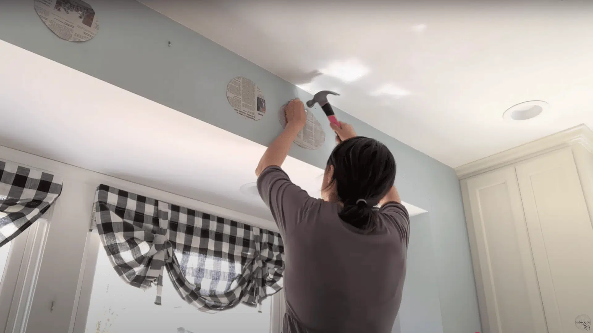 Step_5_Measure_Nail_and_Hang