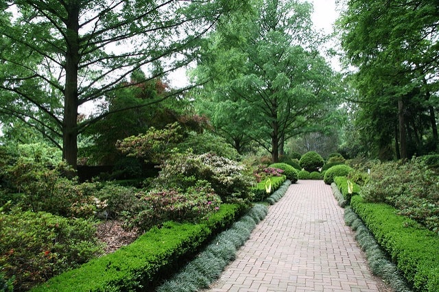 Use Landscaping to Support Your Style