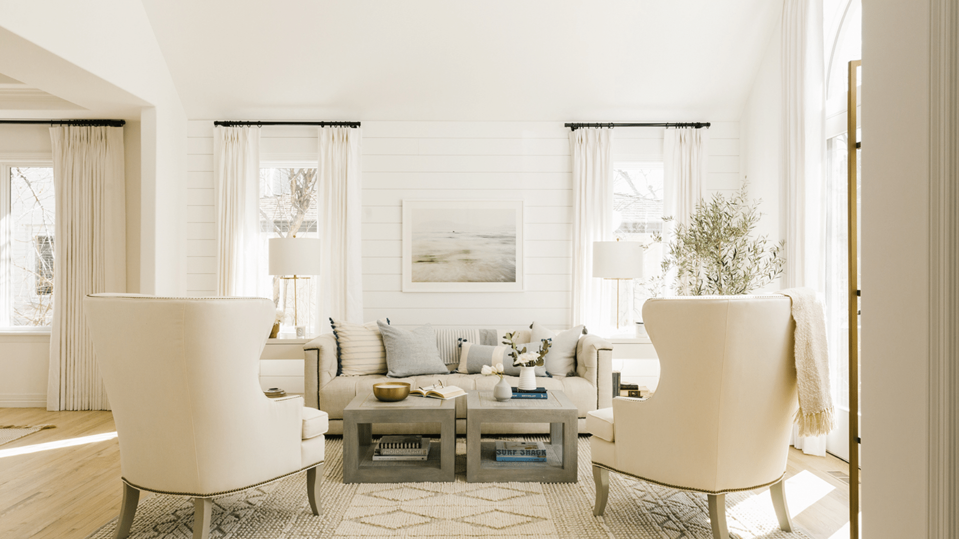 Top Benjamin Moore's White Dove Complementary Colors