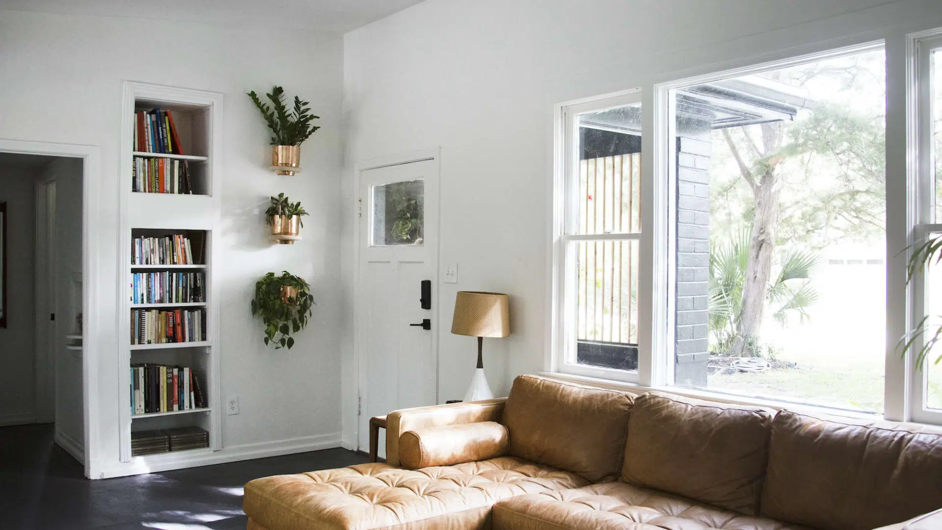 1Sherwin-Williams_Extra_White_SW_7006