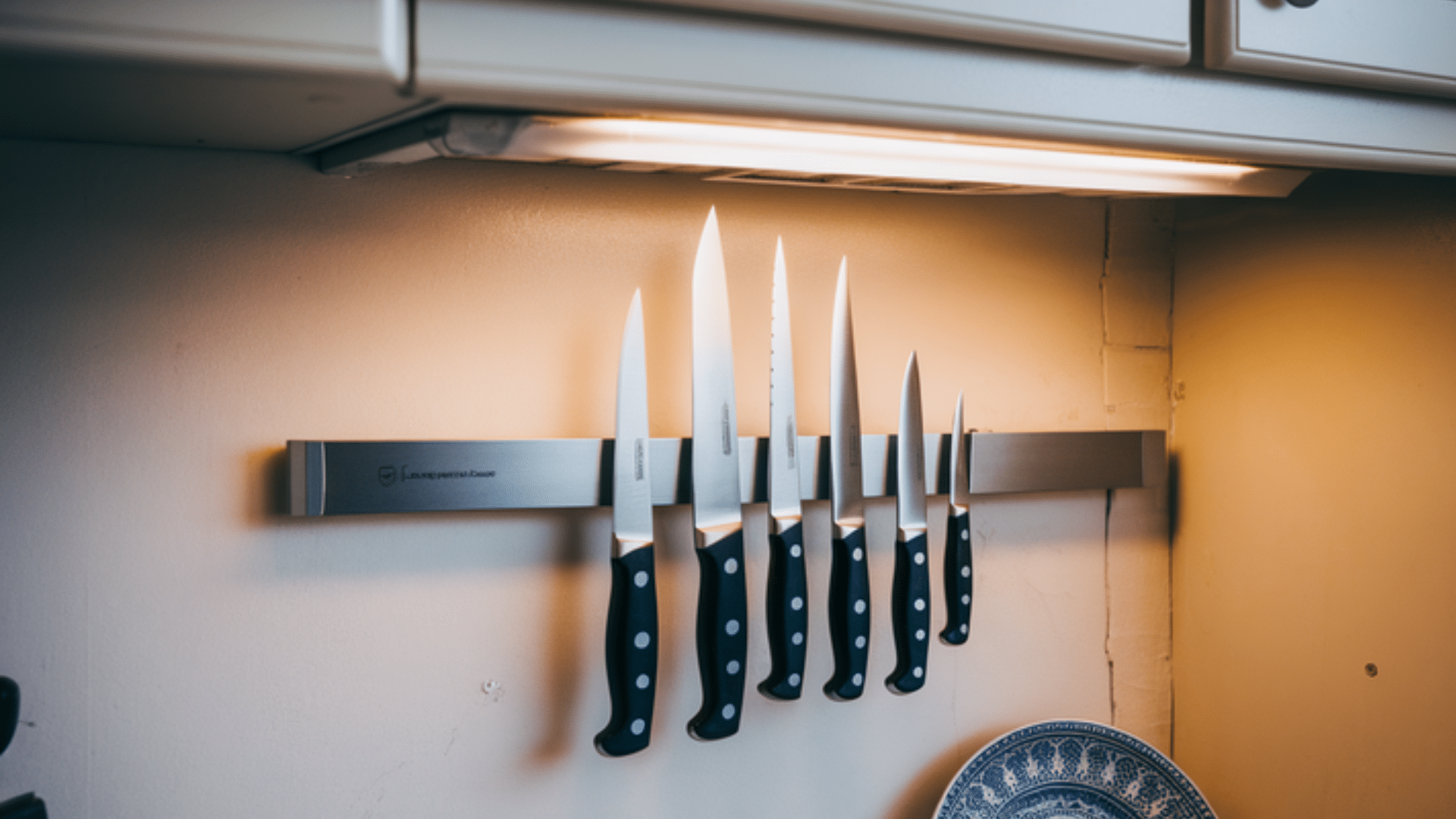 Add_a_Magnetic_Knife_Strip