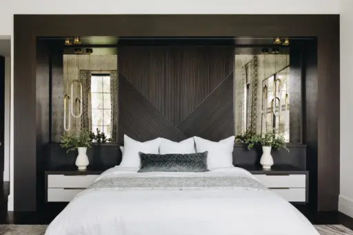 Boho Room Decor with Dark Tones: Mastering the Art of a Moody, Contrasting Bedroom Look