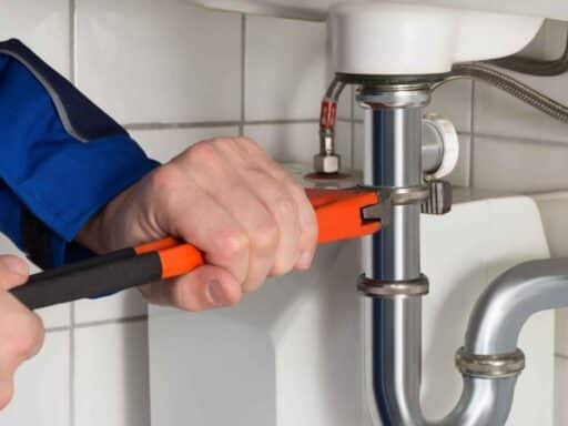 Facing a Leak? When to Call Your Local Plumber