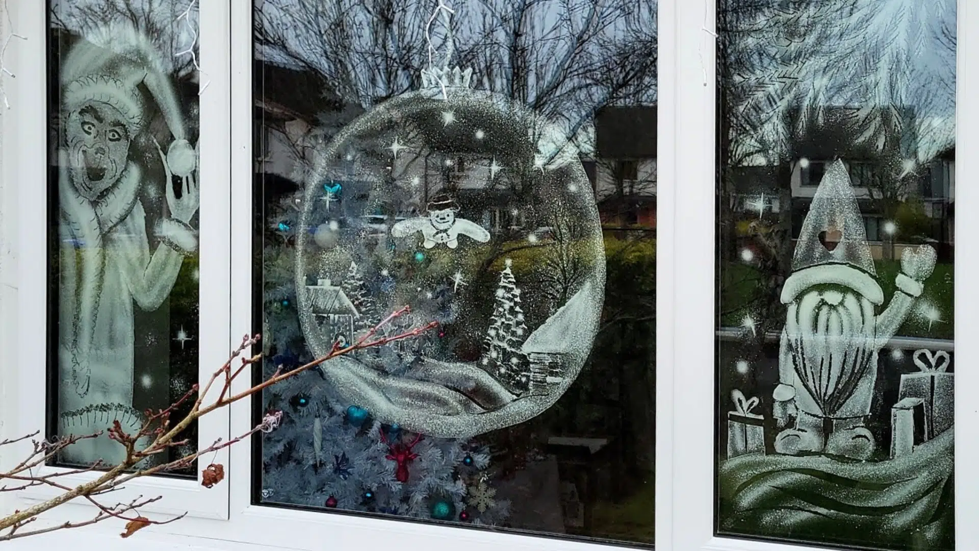 Fake_Snow_Spray_on_Windows