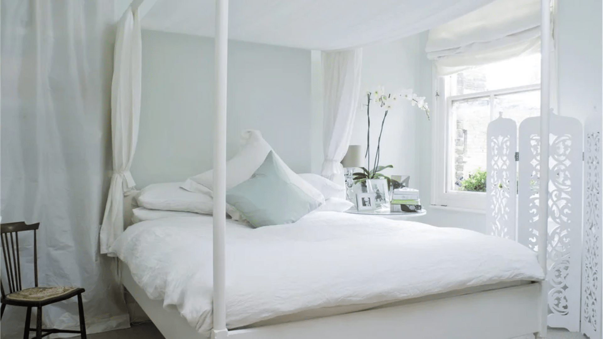 Farrow_and_Ball_Pale_Powder_No204