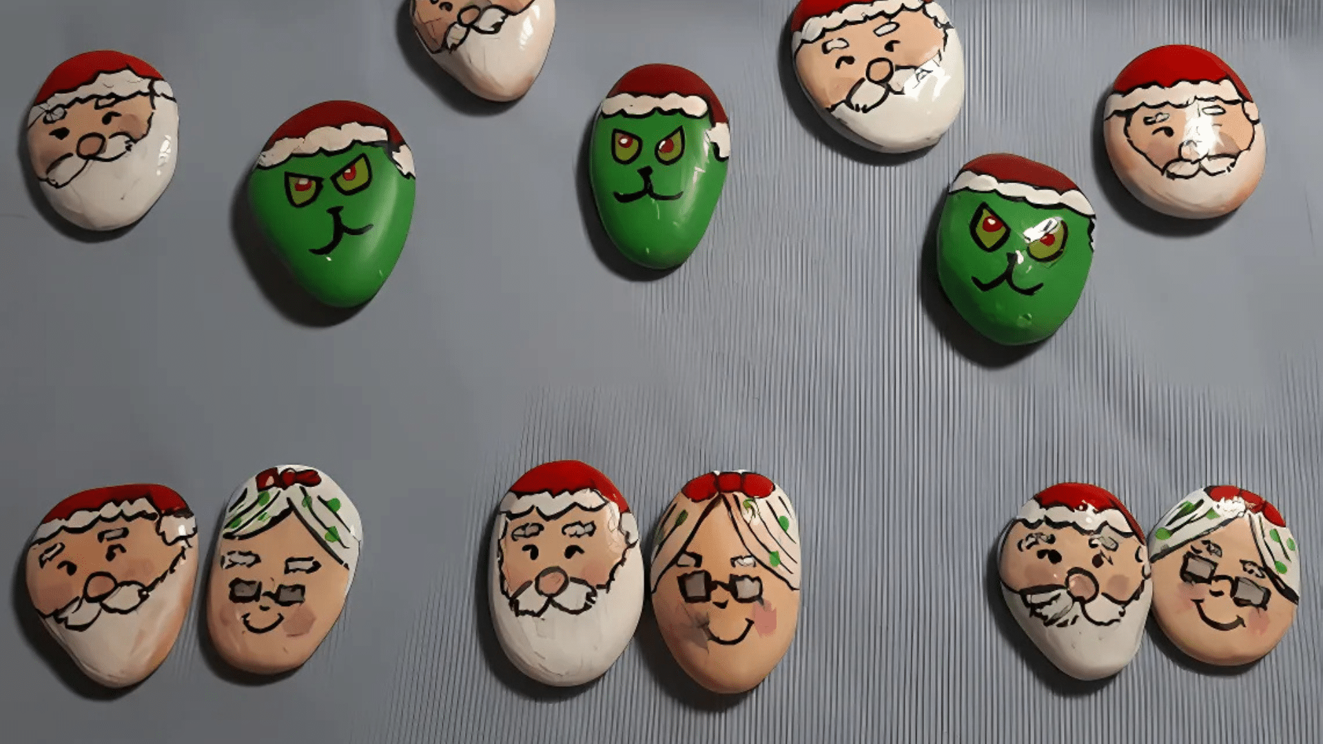 Hand-Painted_Rocks_as_Christmas_Characters
