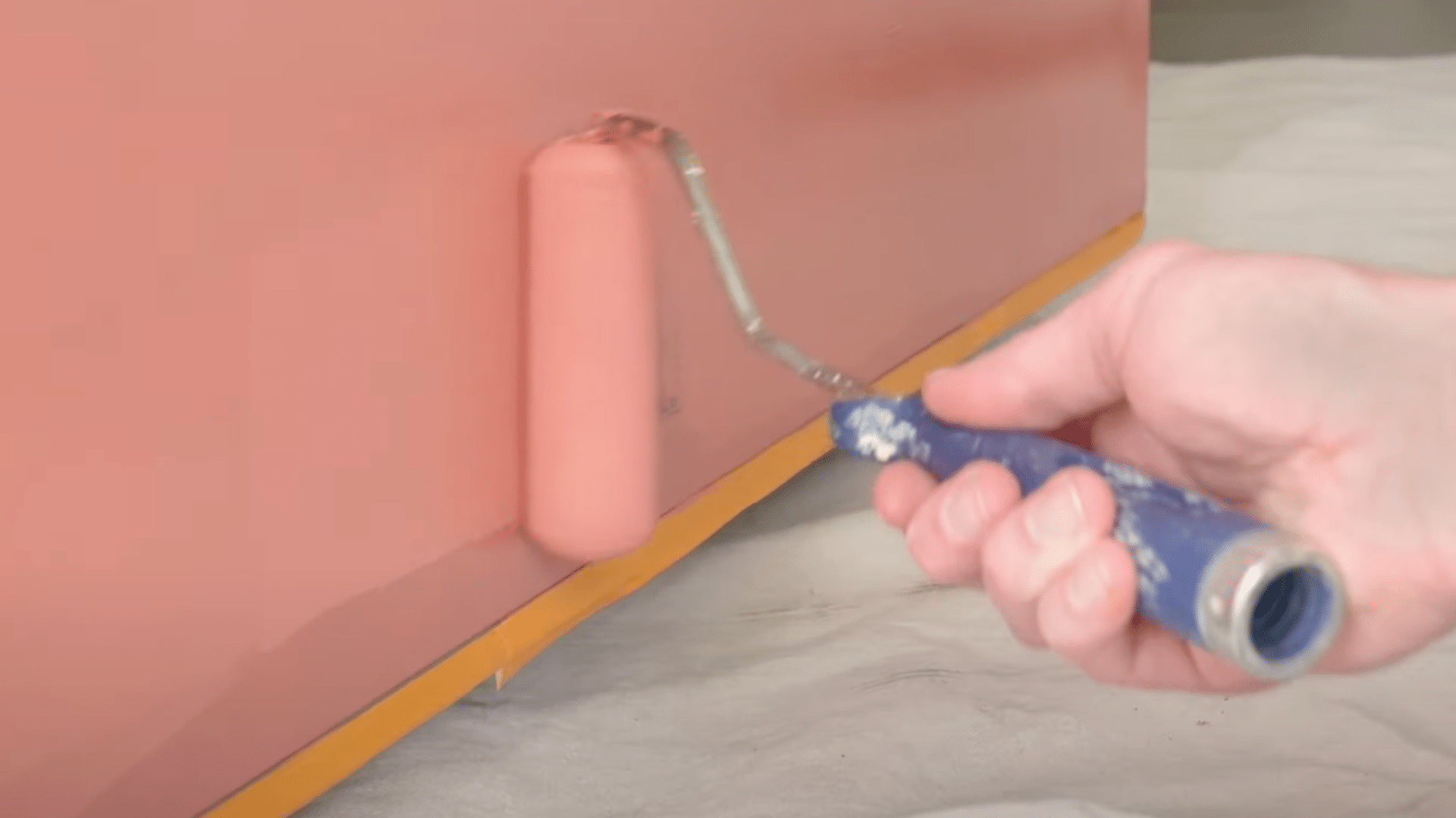 Paint_Doors_Using_a_Roller