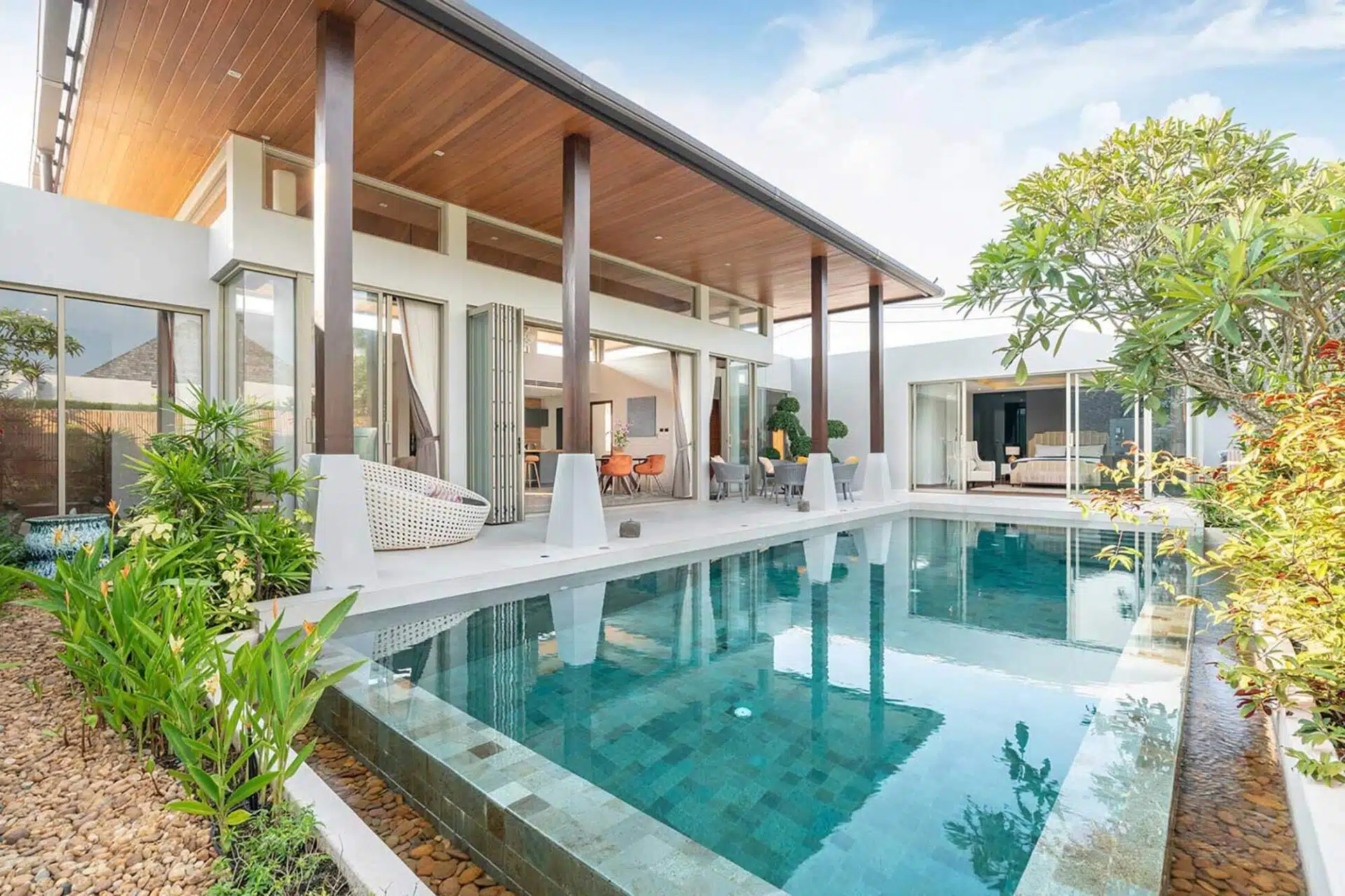 Why Hire a Specialized Pool Contractor Over a General One