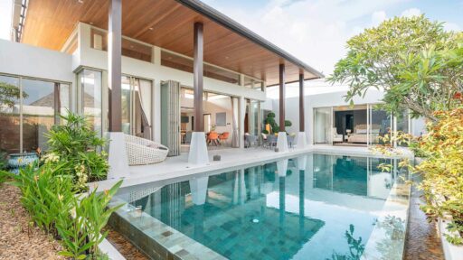 Why Hire a Specialized Pool Contractor Over a General One