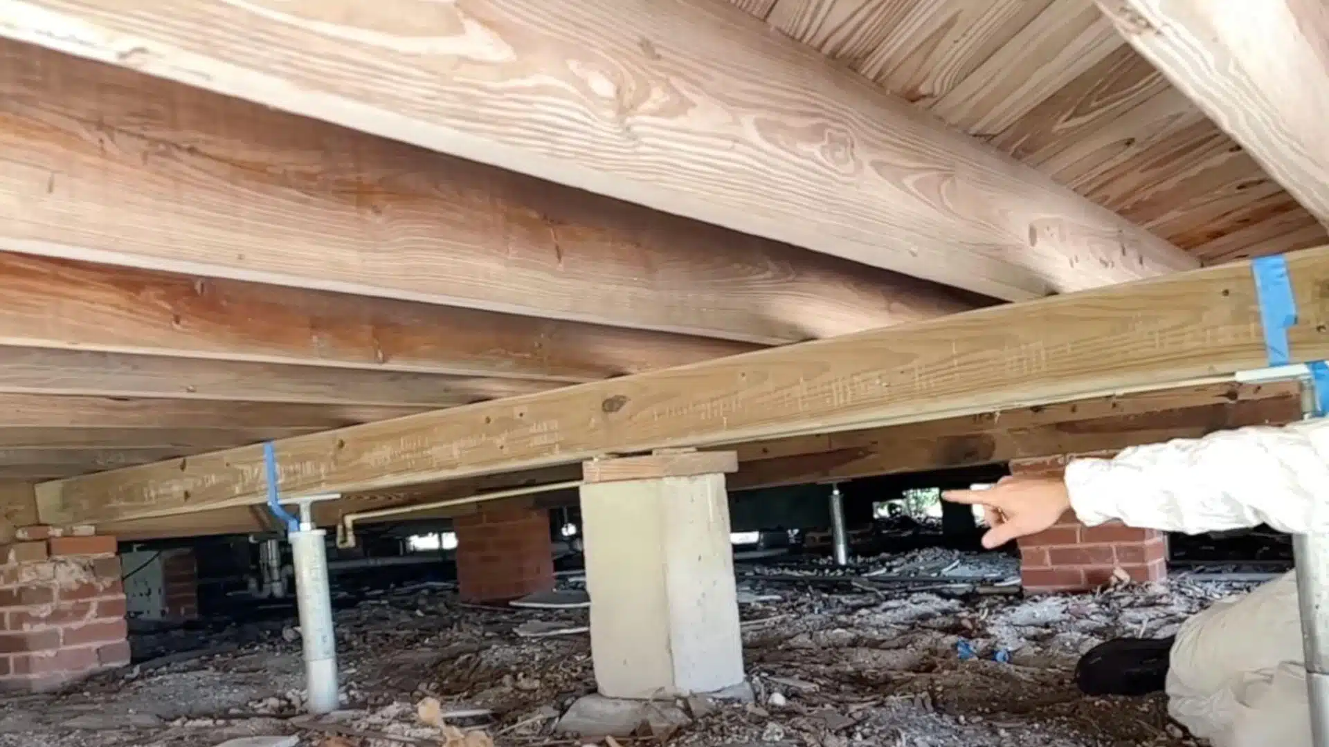 STEP_2_Examine_the_Crawl_Space_Structure