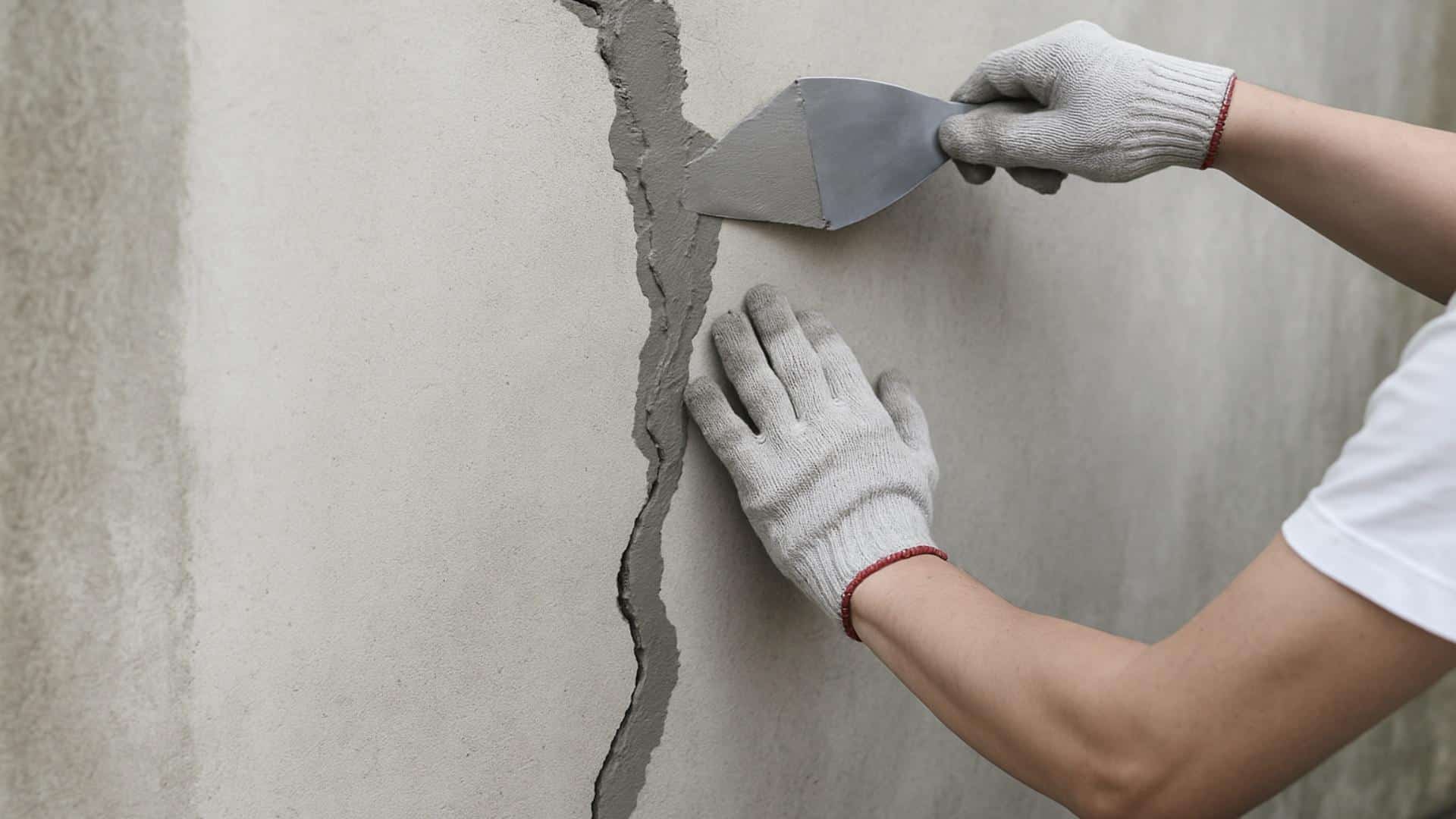 Seal_Foundation_Cracks