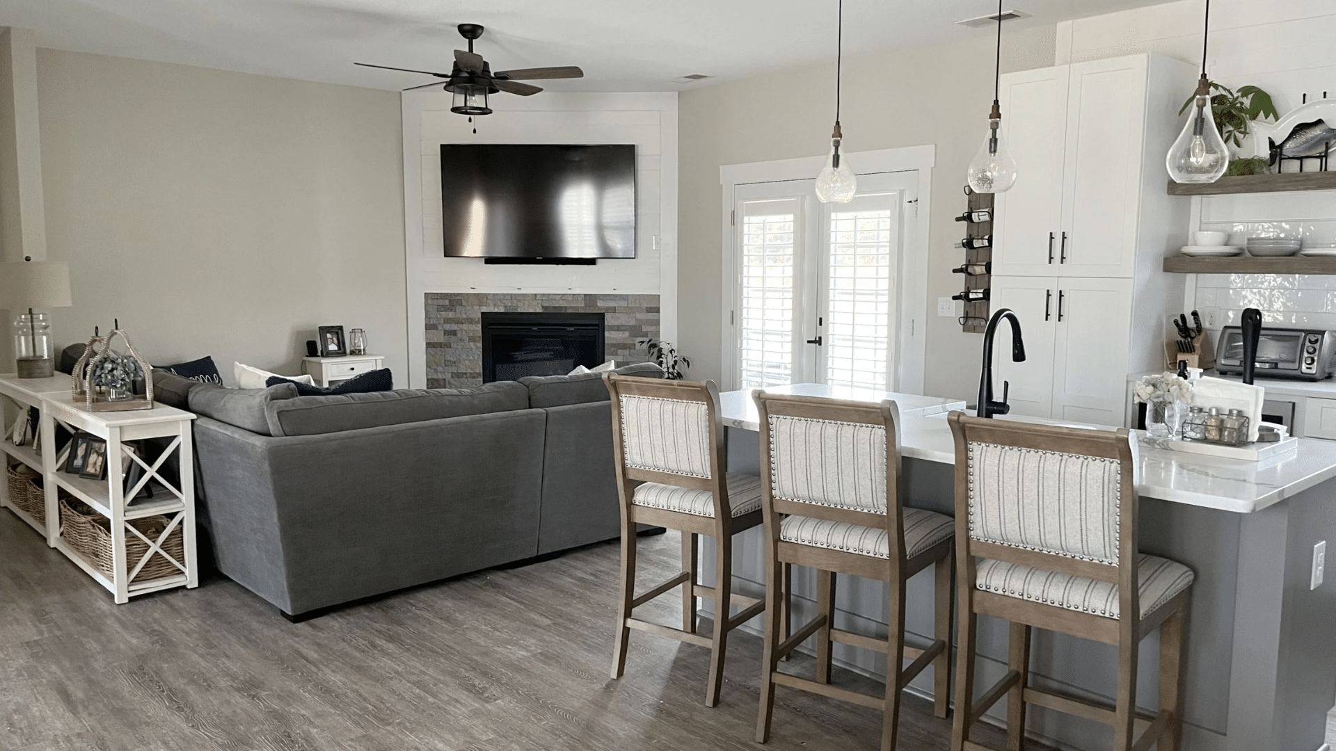 Sherwin-Williams_Agreeable_Gray_SW-7029