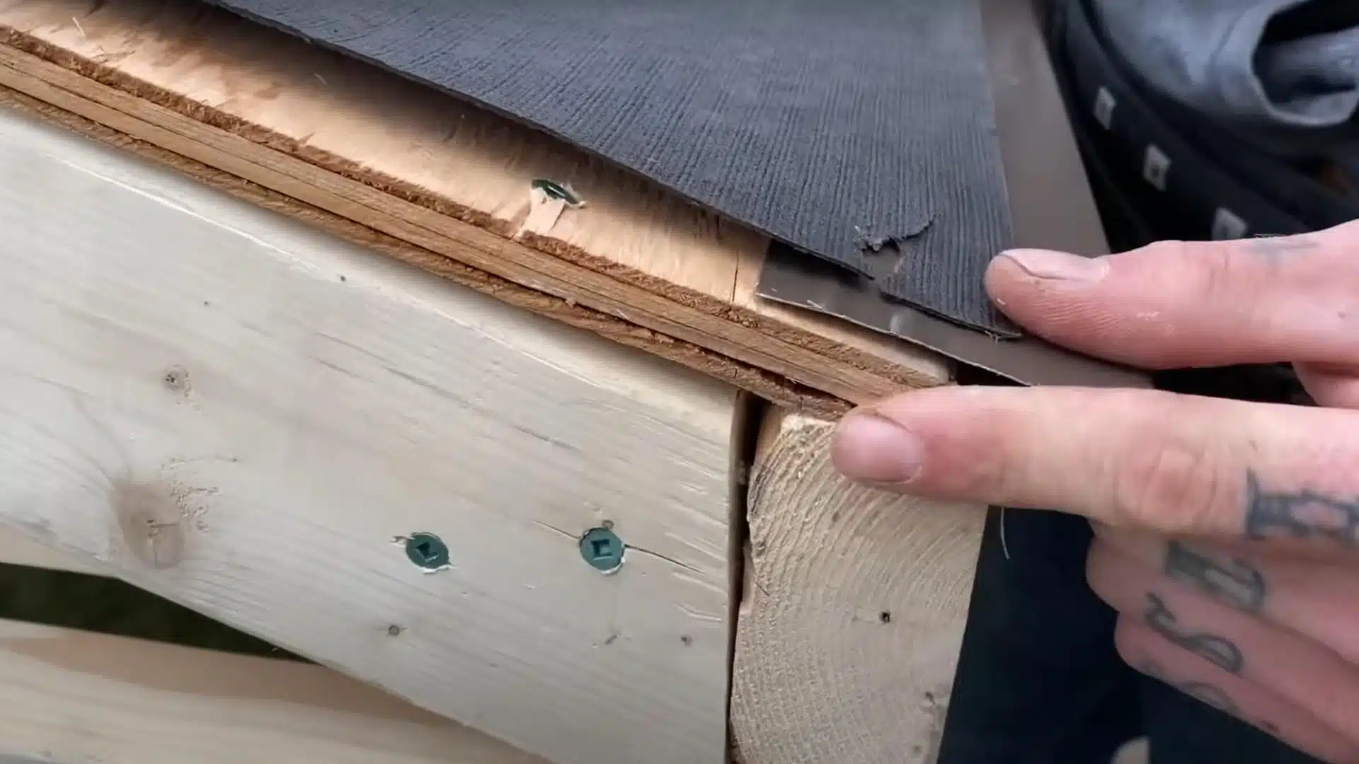 Step_2_Install_Eaves_Drip_Edge_Under_the_Underlayment