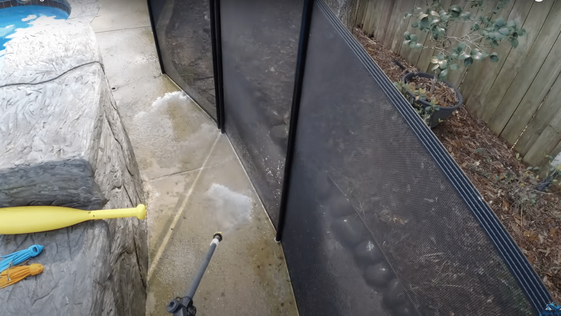 Step_4_Apply_a_Cleaning_Solution