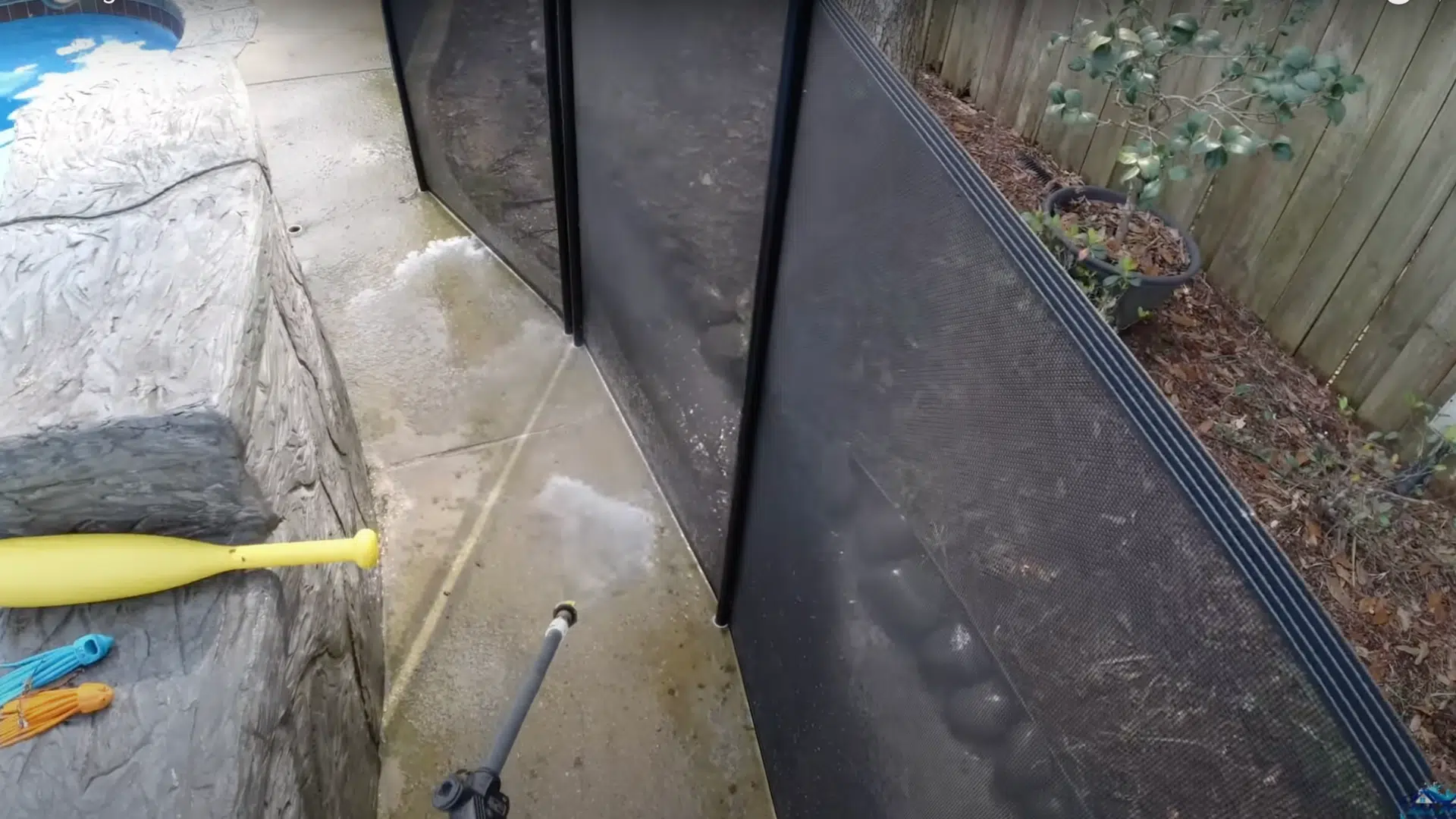 Step_4_Apply_a_Cleaning_Solution