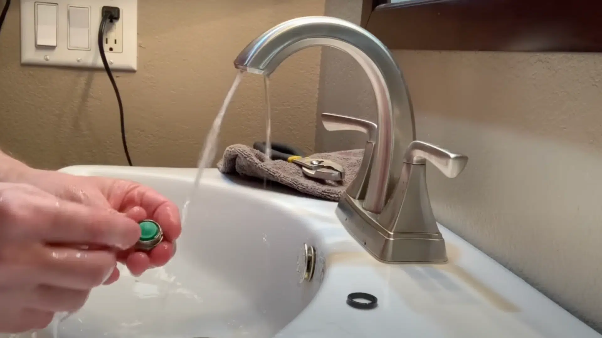 Step_4_Clean_or_Replace_the_Aerator