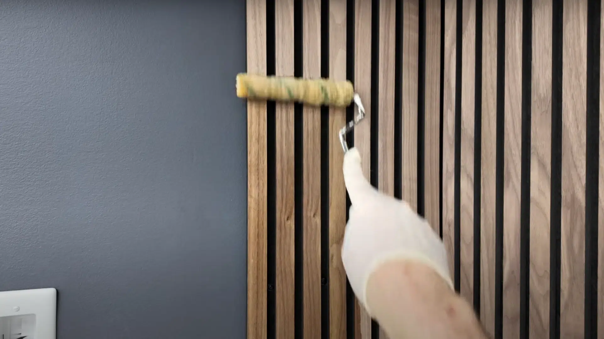 Step_7_Apply_Stain_to_Finish_the_Panels