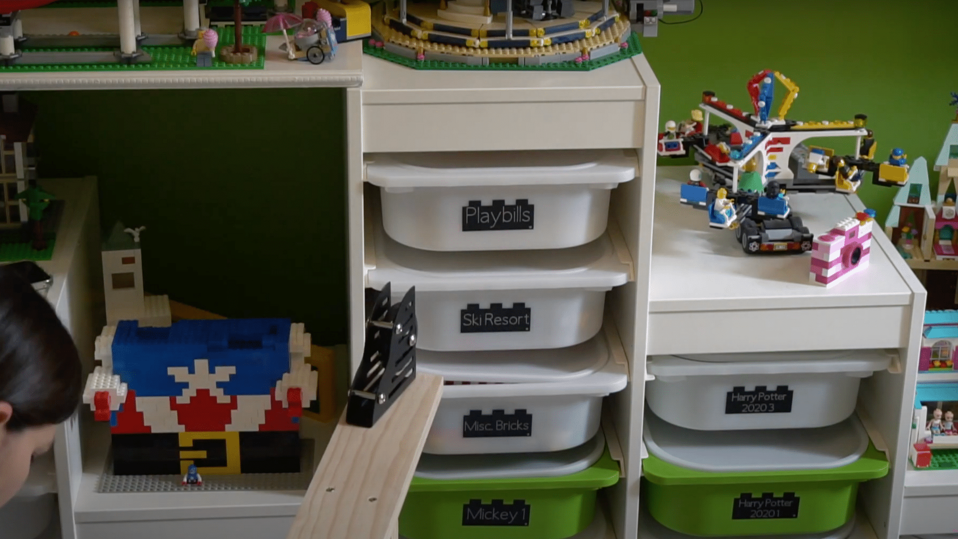 Step_8_Install_the_Ladder_Wheels_at_the_Bottom