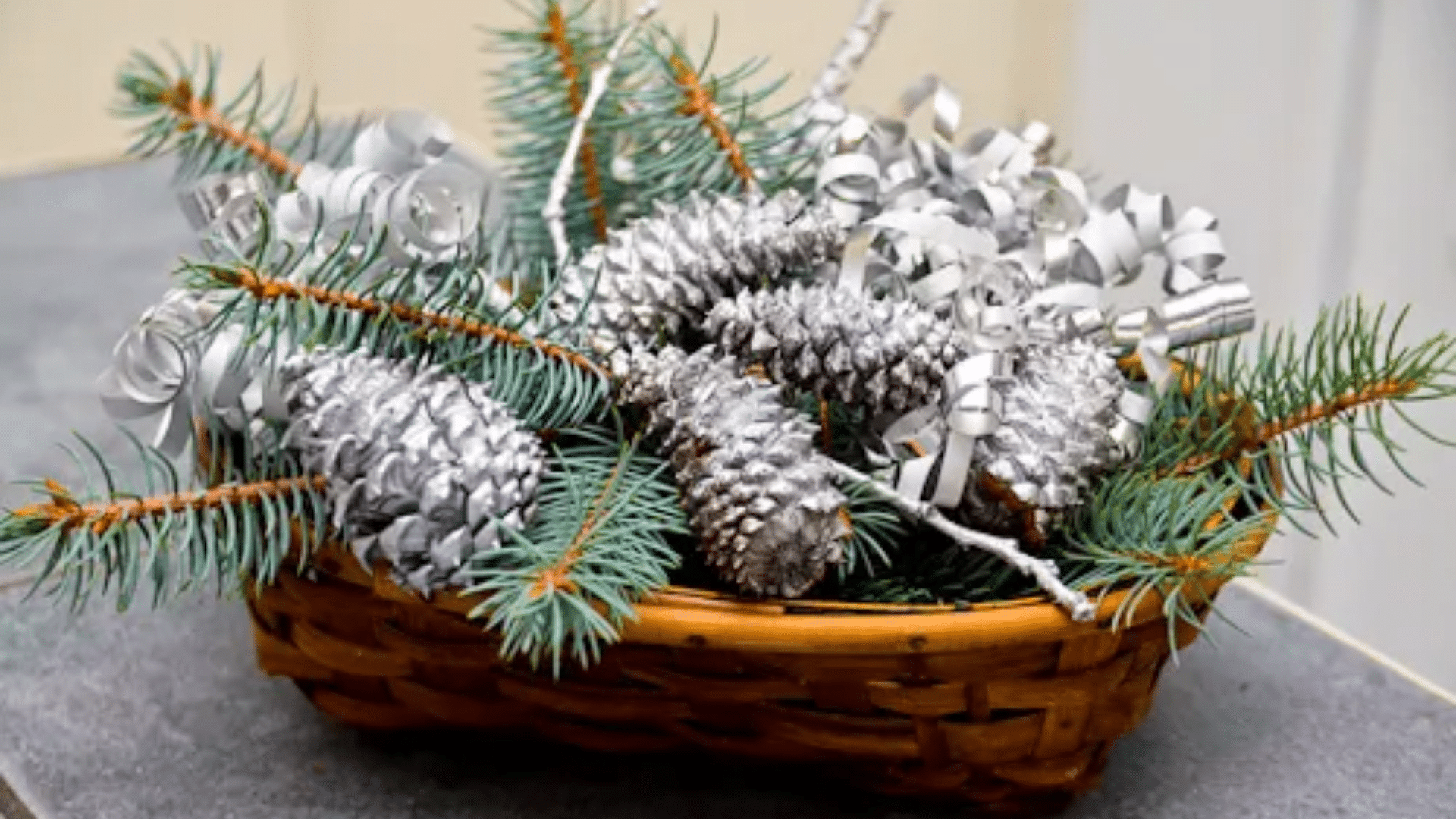 Thrift_Store_Baskets_with_Pinecones