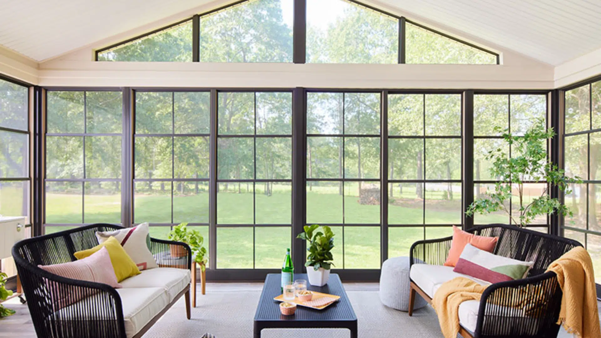 What_Factors_Impact_the_Lifespan_of_Vinyl_Windows