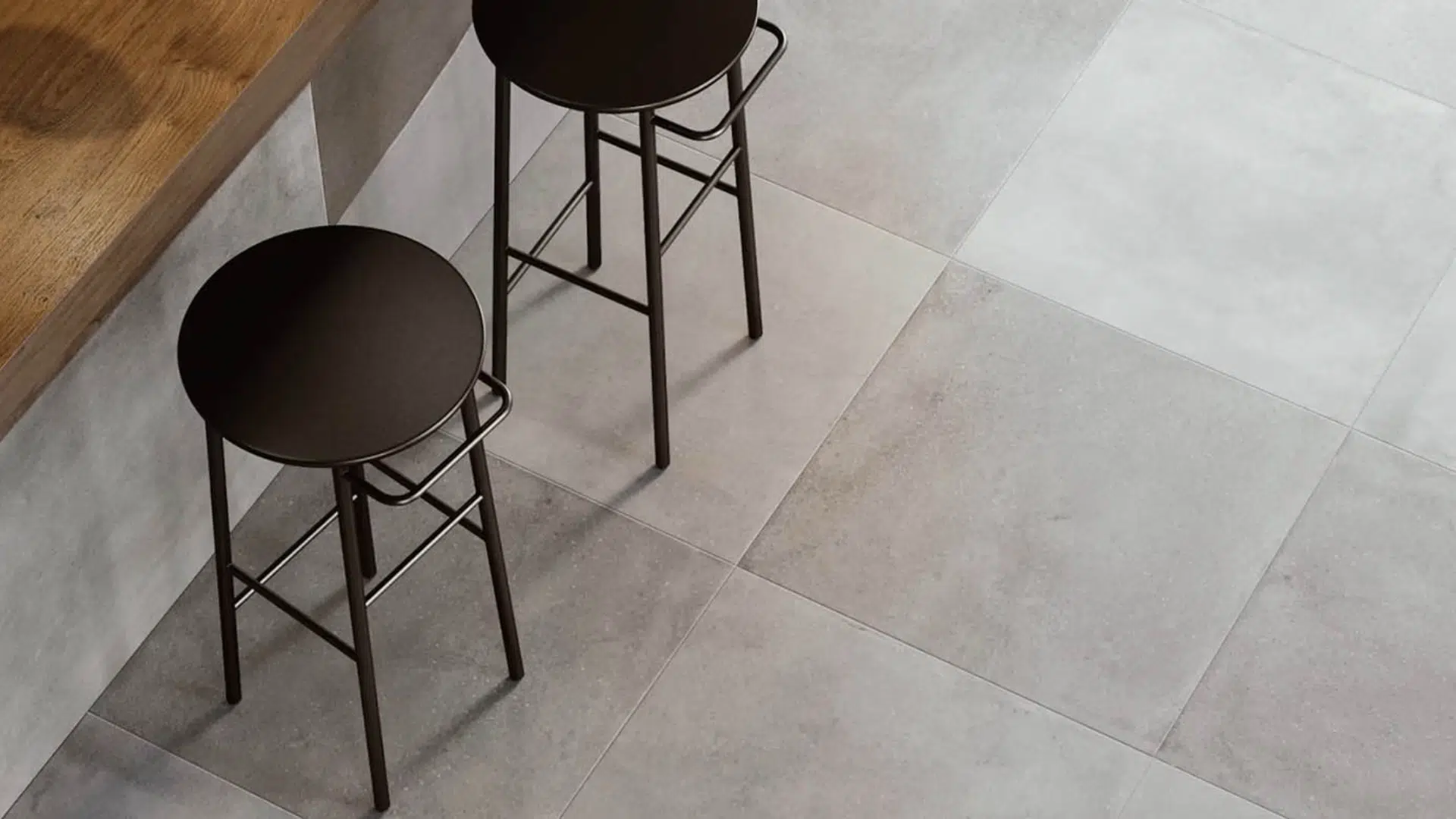 What_Makes_a_Porcelain_Tile_Less_Slippery
