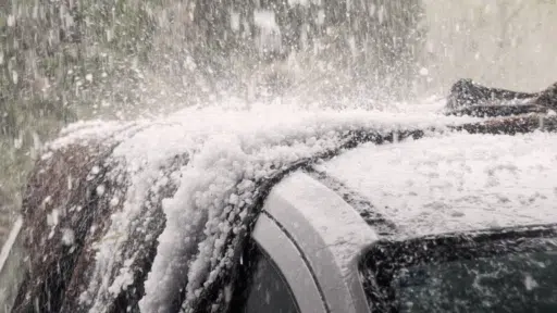 can hail break windows