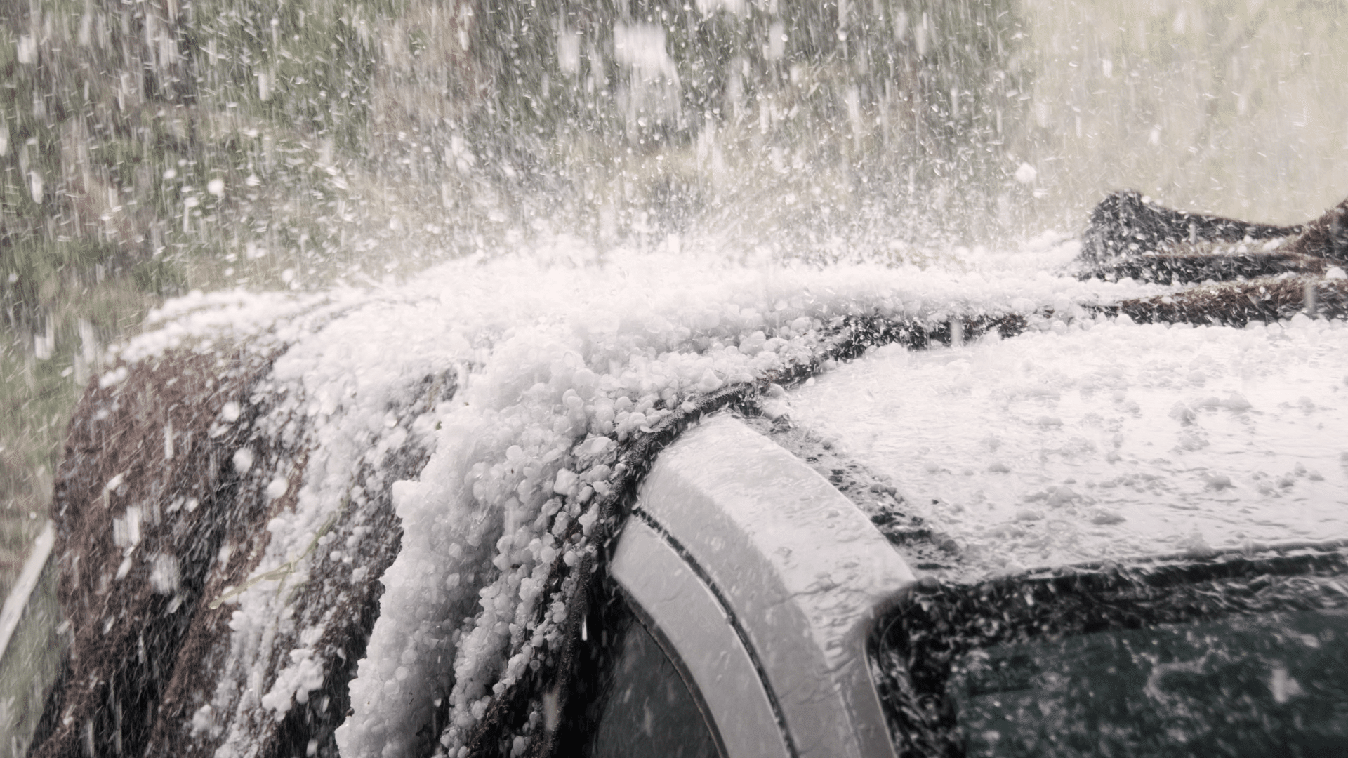 can hail break windows