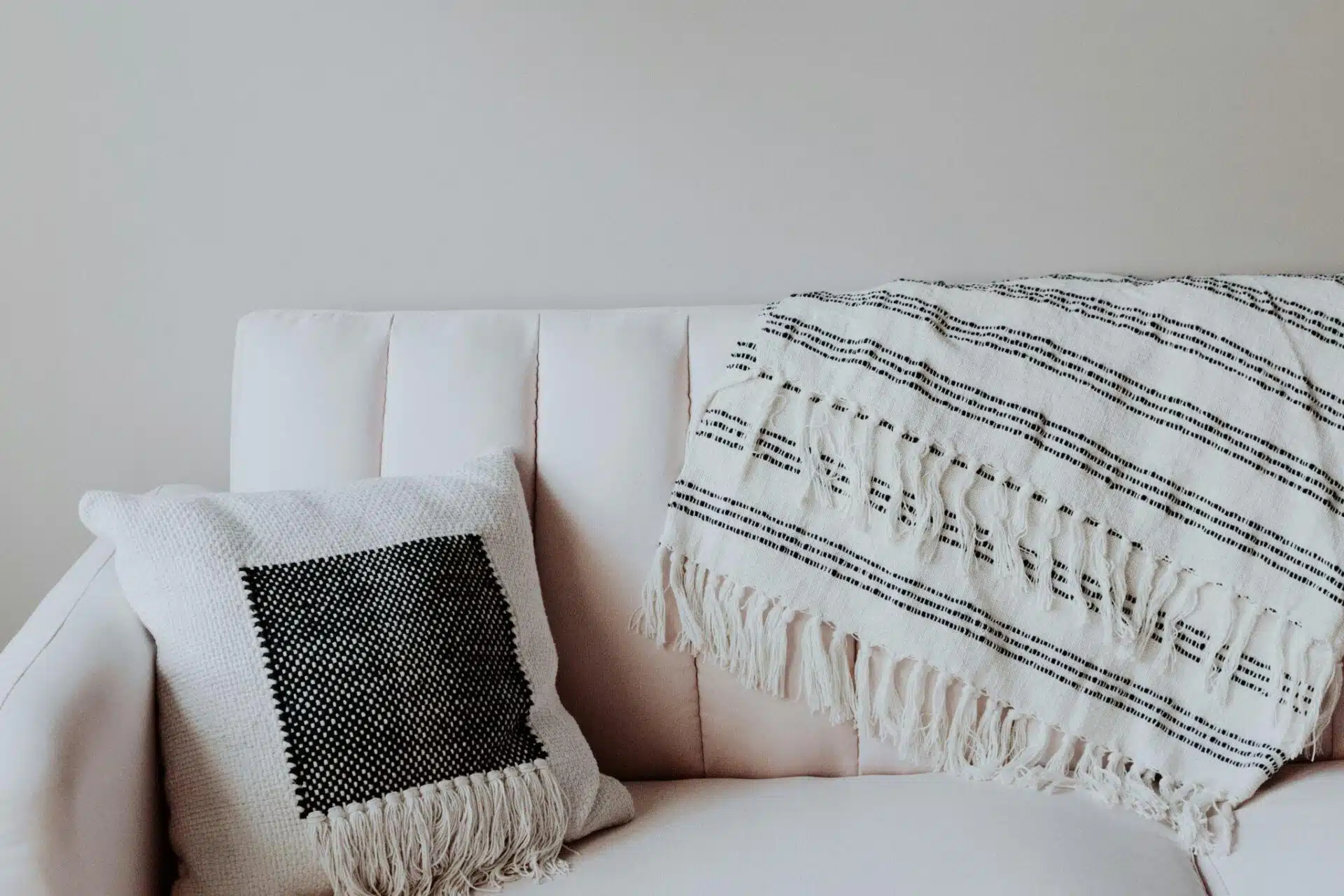 Sofas That Save Space and Elevate Style