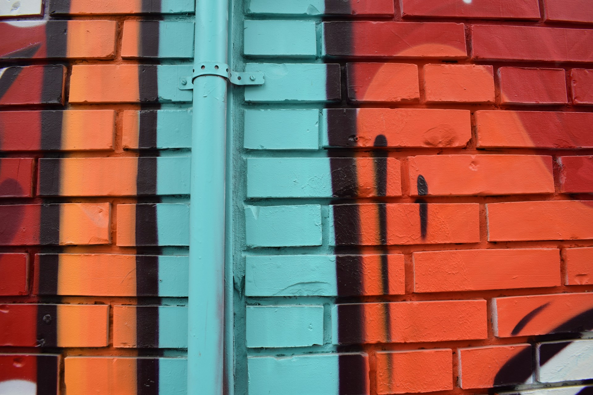 How to Use Exterior Paint to Highlight Architectural Features Like a Pro