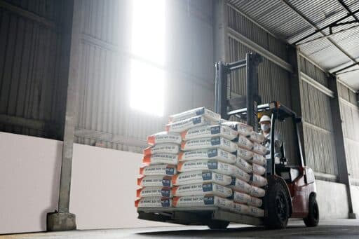 How to Choose Reliable Forklift Dealers Near You