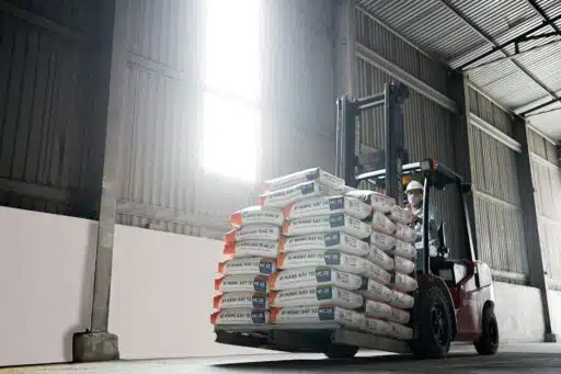 How to Choose Reliable Forklift Dealers Near You