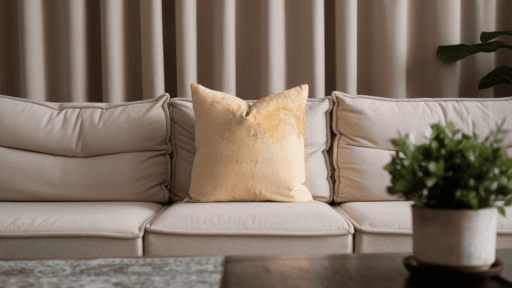 why-do-pillows-turn-yellow+(1)