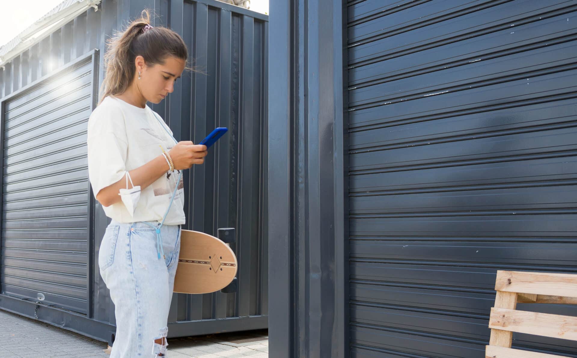 How Storage Containers in Orlando Simplify Your Move and Storage Needs