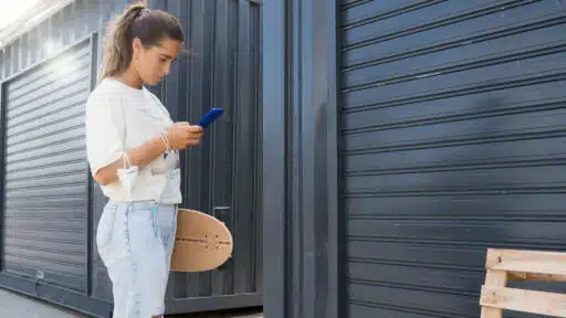 How Storage Containers in Orlando Simplify Your Move and Storage Needs