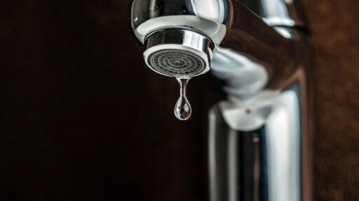 Avoid Costly Repairs: 5 Warning Signs of Pipe Trouble